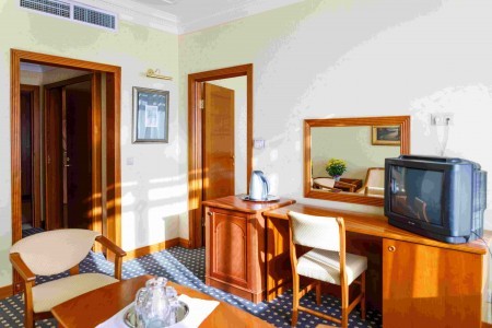 Junior Suite 2-местный 2-комнатный Корпус Б (Главный корпус), фото 1