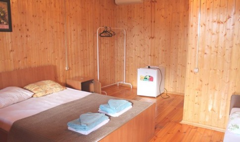 Стандарт 2-местный 1-комнатный в деревянном корпусе (основная территория) с доп.местом, фото 2