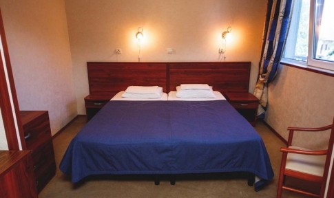 1 категория 2- местный с  одной двуспальной кроватью или двумя раздельными кроватями 1- 4 этаж, фото 3
